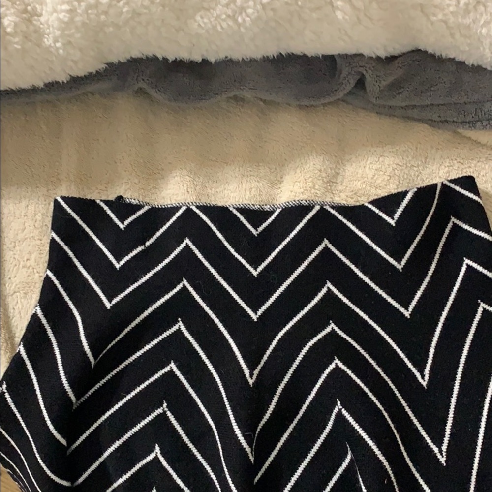 Skirt - Picture 2 of 3